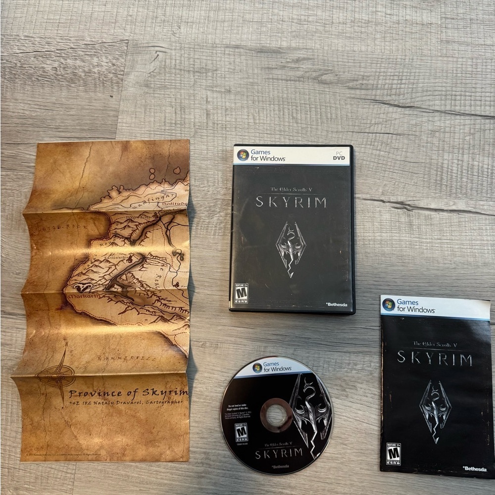 Elder Scrolls V Bethesda Skyrim Game PC RPG 2011 Complete Dvdrom Key Map Manual